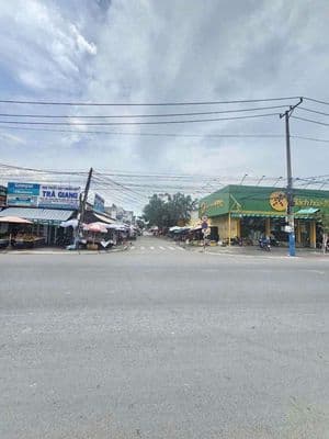 Bán mặt tiền Chợ kinh doanh dĩ an