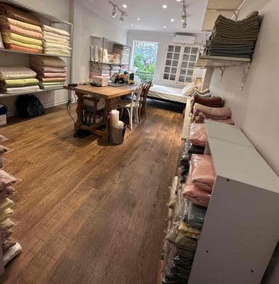 Cho thuê toà nhà mặt phố Lê Văn Hưu ( tổng 200m2)
