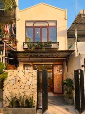 Nhà 2 tầng kiệt oto 5m hà huy tập full nội thất
