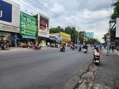 Chính chủ cần bán đất mt kinh doanh ở dĩ an.bdt 198m2. gần chợ, trường