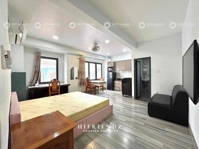 Chdv thang máy full nội thất cửa sổ gần đh y dược trống sẵn