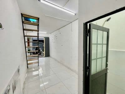 Nhà nguyên căn 1 trệt 1 lầu 4tr2 ngay nguyễn văn quá, đông hưng thuận