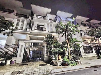 Cho thuê biệt thự 600 nguyễn lương bằng- q7 the peak garden villa
