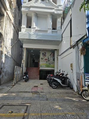 Hết hđ thuê nên cần bán 239 lý thái tổ, quận 10 cách cv giọt nước 500m