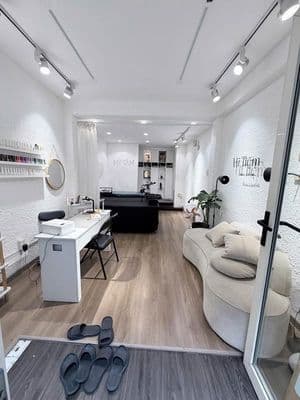 Nguyên căn hxt thông 2pn,3wc full nội thất - khu vip lê văn sỹ, quận 3