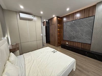 Bán nhà 5 tầng Hoàng Quốc Việt, Cầu Giấy, Nhà mới Ở ngay nhỉnh 6 tỷ