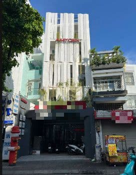 Bán tòa nhà mặt tiền: tô hiến thành quận 10. dt: 6x20 kc: trệt 4 tầng