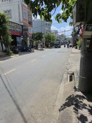 cho thuê nhà 1T/2 lầu 4PN đường 12m, Phước Long B Quận 9