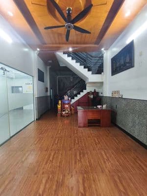 Nhà lầu mặt tiền kinh doanh gần Go dĩ an