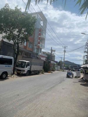 Bán ks đang kinh doanh, 5x36m, 27 phòng, Mt Tiền Lân, Hốc Môn