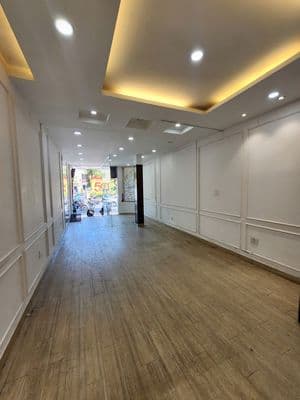 CÓ THANG MÁY - Nhà MT Thành Thái, Quận 10 - Nhà mới, 6TẦNG