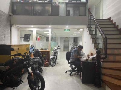 Cho thuê nhà nguyên căn 4 tầng văn phòng mt kdc giá 45tr/th