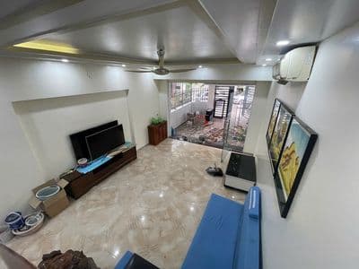 Cho thuê nguyên căn sân cổng Văn Cao, DT: 90m2, 4 ngủ khép kín.