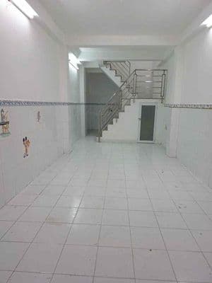 Cần tiền bán gấp nhà 4 tầng ngay chợ thiếc