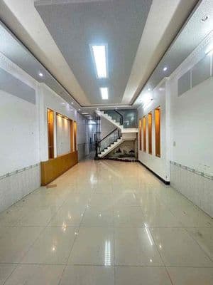 Cho thuê nc 2l 4pn - nhà trống ở liền - hđ lâu dài