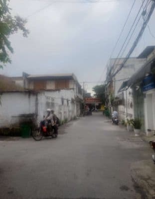 Nhà cho thuê. Hẻm 8m. Vị trí Nhà cạnh ngã tư đường UVK & NGT, P.25,QBT