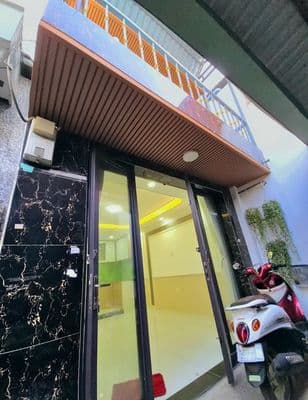 Chủ gấp bán nhà đẹp - 2 phòng ngủ 2wc - Hẻm xe hơi tới nhà - Giá rẻ
