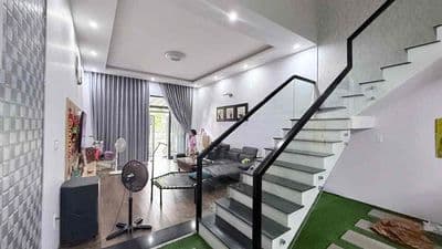 257 cho thuê nhà 2.5 tầng view công viên xanh mát