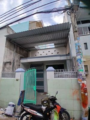 Nhà mới xây gần chợ trường học bệnh viện ủy ban dân cư đông đúc