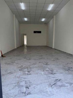 CHO THUÊ NHÀ BÀ ĐIỂM 5x28m Hợp làm vp cty . Bán olay . may mặt , cắt v