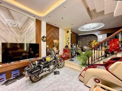 GẤP BÁN nhà 4 tầng 5x11m chủ để lại nội thất- hẻm xe hơi