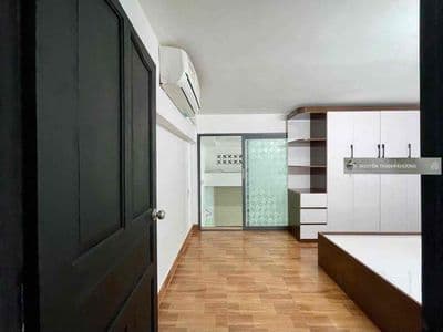 Nhà nguyên căn. Hình thật 100%. 4PN.3WC. Nội thất cơ bản