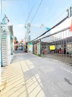 Bán nhà 1 lầu - dt: 5x15m. sát quận 7 giá : 4 tỷ 950 tr
