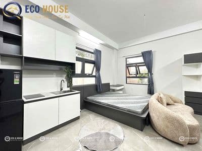 Căn hộ mới 100% sát đầm sen-thang máy- bãi xe 24/24 - có máy giặt