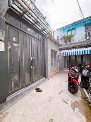 Bán nhà mới xây vào ở ngay. 2 tầng hẻm thông 3m đường xóm chiếu
