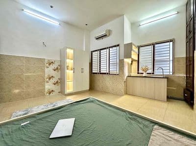 Ngay vaa / học viện hàng không mới xây cửa sổ thoáng