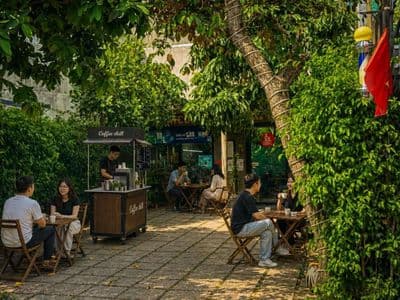 Cho thuê sân trước tiệm cắt tóc bán cafe
