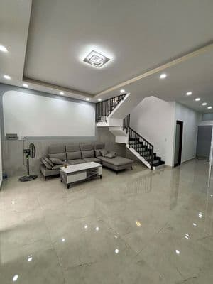 Bán Gấp Nhà Ngay Ngã Tư Bốn Xã - Lê Văn Quới - Dt 75m2 - Trệt Lầu 3 PN