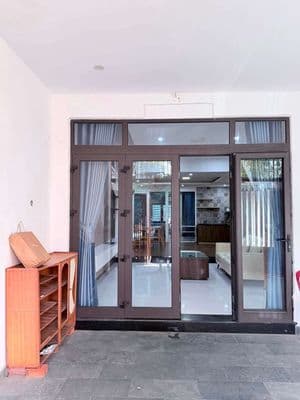Cho thuê nhà 3 tầng: đường nước mặn 5 - đủ nội thất - 3 phòng - 3wc