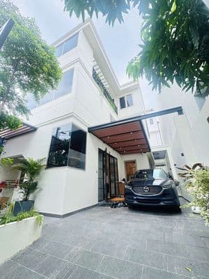 Bán Biệt Thự Đẹp 3 Tầng, 160m² Full Nội Thất, Chỉ 17 Tỷ 9, Quận 7