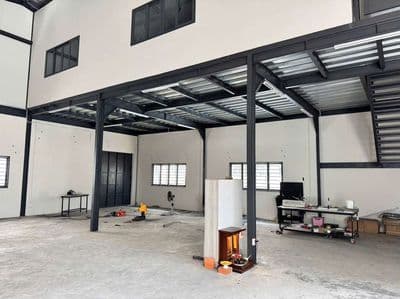 NHÀ XƯỞNG ĐẸP Y HÌNH 18x18m Đường Kinh Dương Vương
