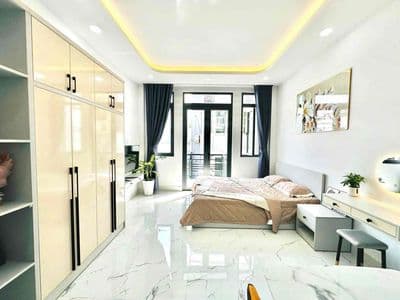 Studio bancol cửa sổ rộng 30m2 ngay vòng xoay dân chủ - quận 10