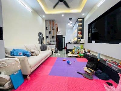 Bán nhà 5 tầng mới Đại La, gần NEU, 7 tỷ