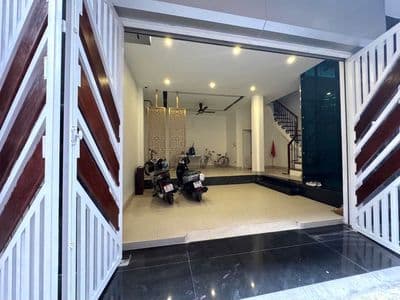 Cho thuê 2 tầng Yên Lãng, Đống Đa, 55m2, có thang máy