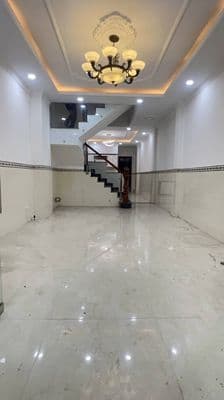 Nhà mặt tiền Nguyễn Thị Khắp, Dĩ An, kinh doanh đẹp