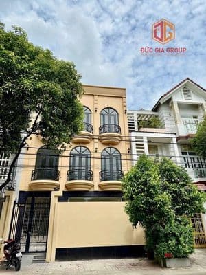 Nhà đẹp 1T2L mặt tiền đường D8 trong KDC D2D giá chỉ 39tr/tháng