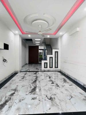 Nhà rộng tx25. trệt 2 lầu 4pn 4wc. sân xe hơi