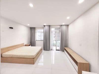 Căn hộ ban công tách bếp / stuidio cửa sổ gần nhà thờ Nam Hải