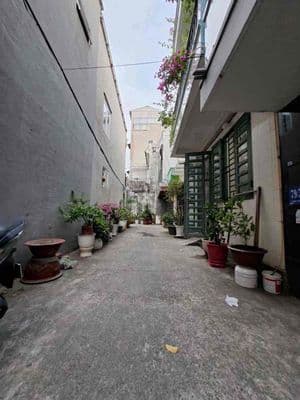 Nhà đẹp hẻm thống nhất gv- giá chỉ 5ty
