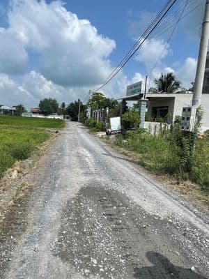 cần bán gấp lô đất 205m2 SHR giá 1 tỷ 8 thương lượng