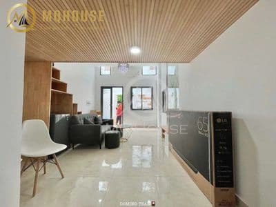 Phòng ban công mới _ đầy đủ nội thất _ ngay công viên phần mềm
