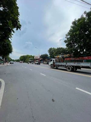 Cho thuê kho/ xưởng sản xuất dt 300m - 200m ngay eaon tân phú