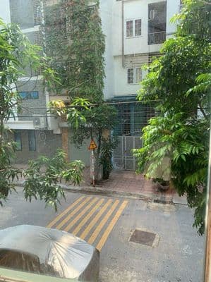 Cho thuê nhà riêng phố Bùi Huy Bích - ô tô đỗ cửa -40m2 -5 tầng