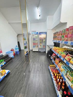 Mặt Tiền Huỳnh Văn BÁnh 180m2 3 Lầu Gần NGuyễn Văn Trỗi Nhà Mới