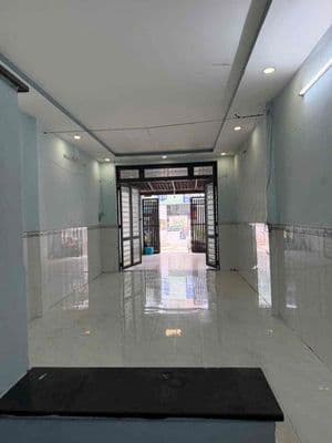 Mặt Tiền ĐƯỜNG gần bề kênh tham lương