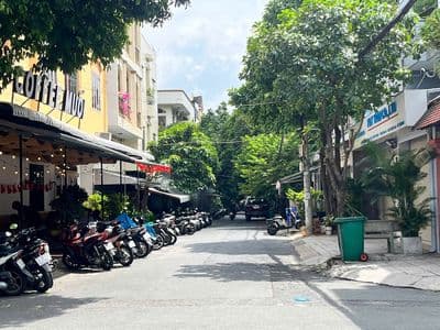 Cho thuê mặt bằng trệt nhà 2 mặt tiền , diện tích 75m²